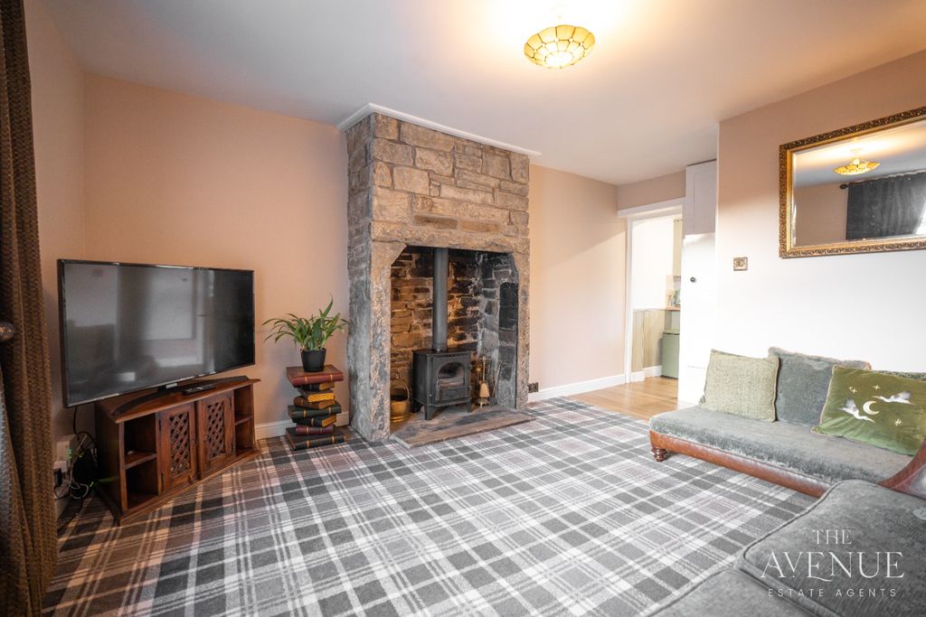 Property photo 2 of 35 4645395