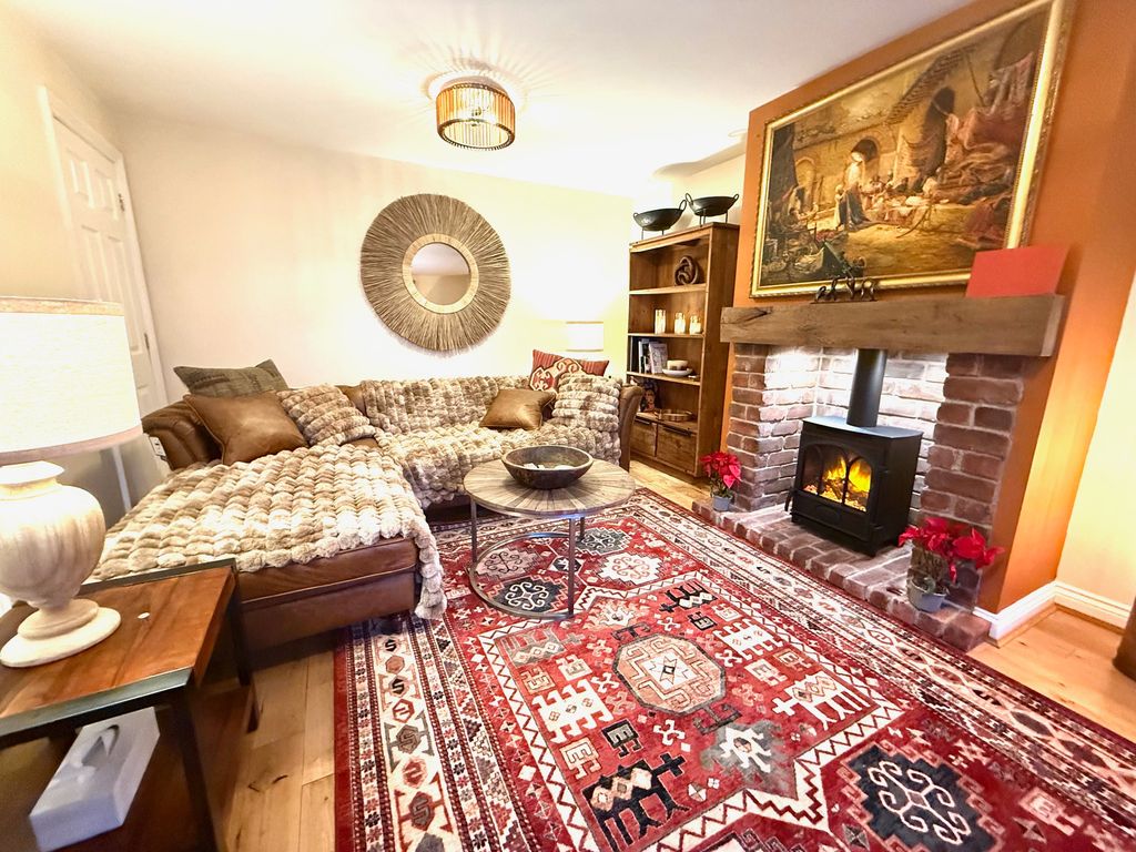 Property photo 3 of 12