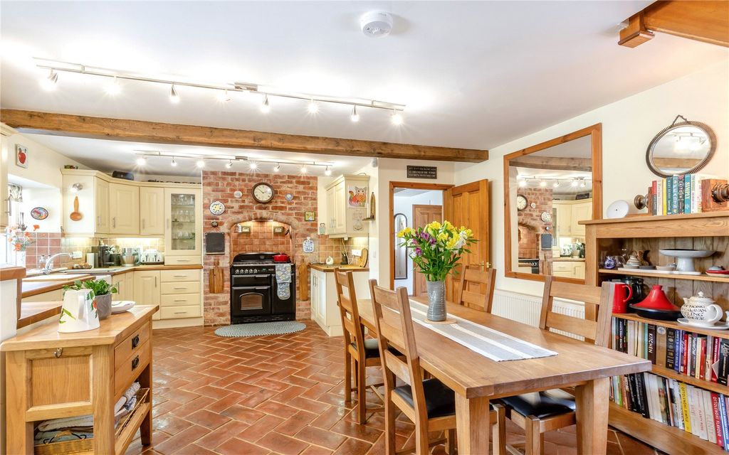 Property photo 2 of 26 Kitchen/Diner