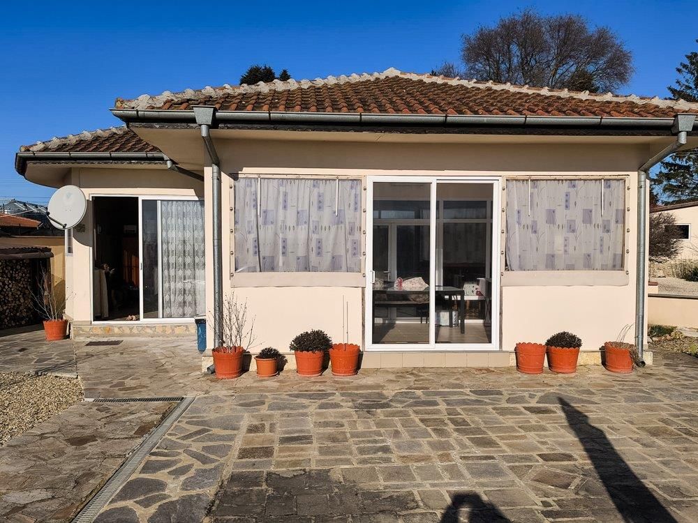 Property photo 1 of 18