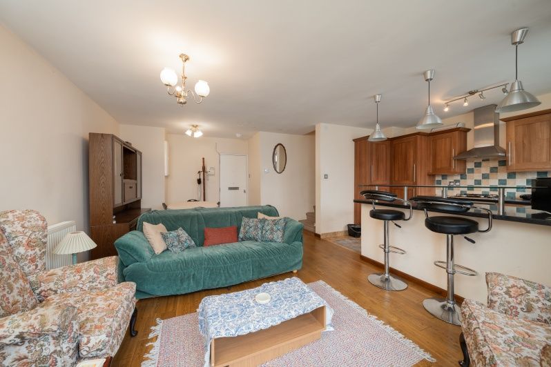 Property photo 3 of 7