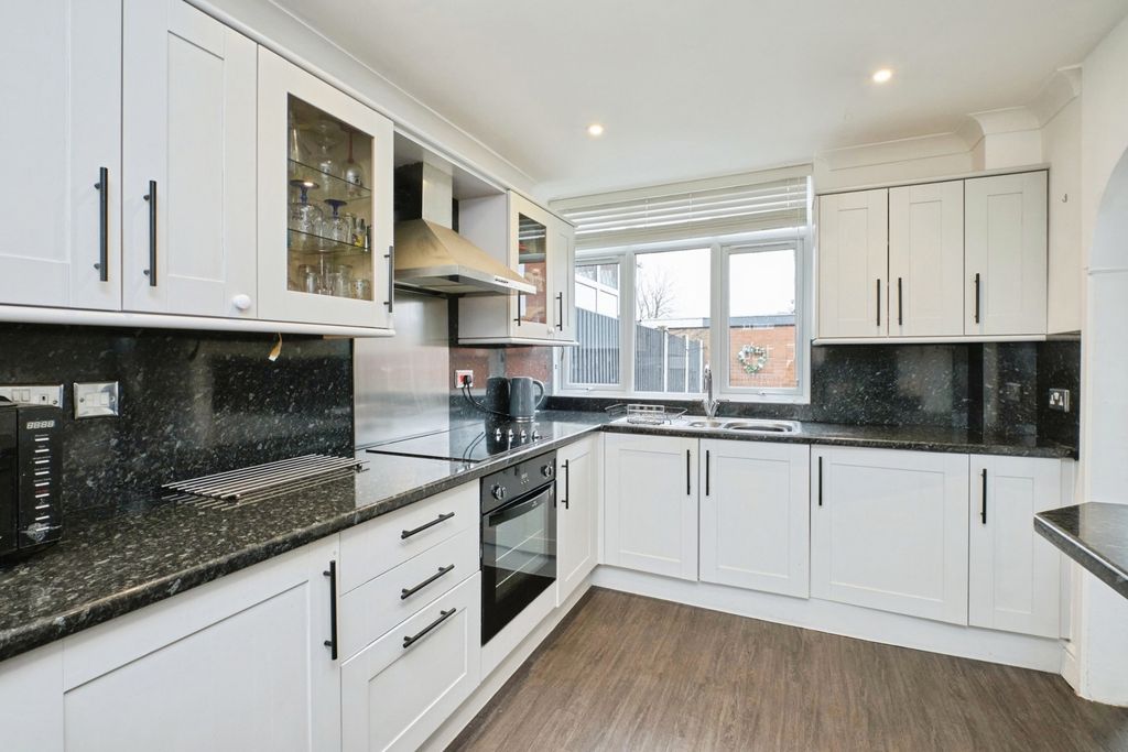 Property photo 3 of 22 Pbox-Img.Jpg