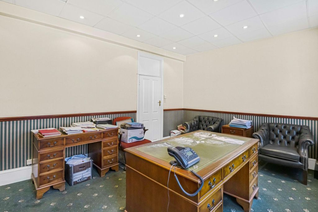 Property photo 2 of 8 Study