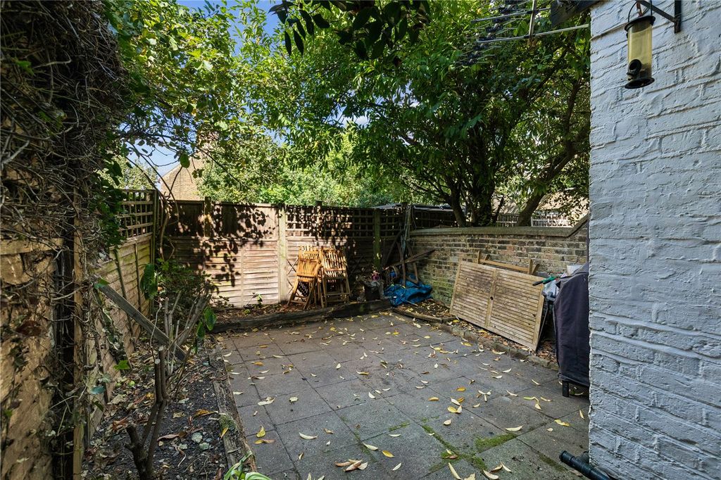 Property photo 3 of 8 Picture No. 24