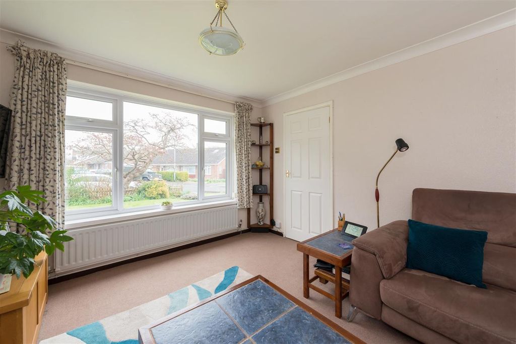 Property photo 2 of 20