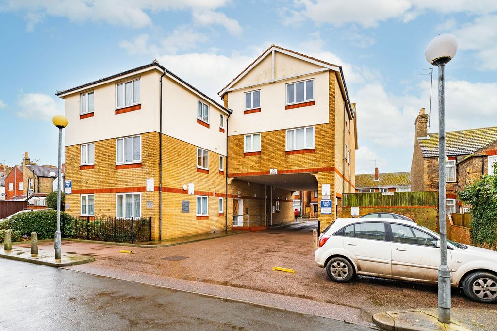 Property photo 1 of 12