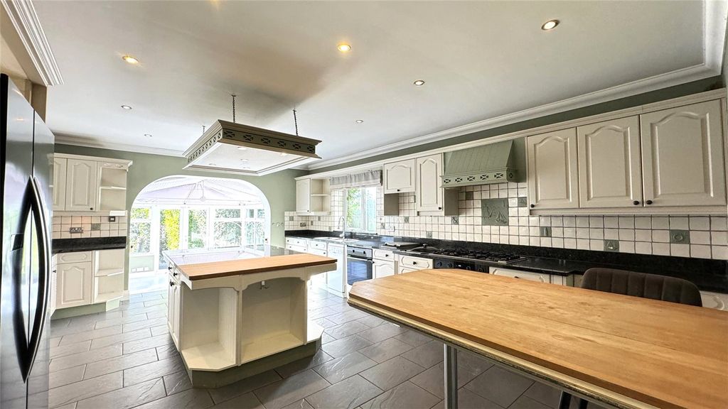 Property photo 3 of 18 Picture No. 10