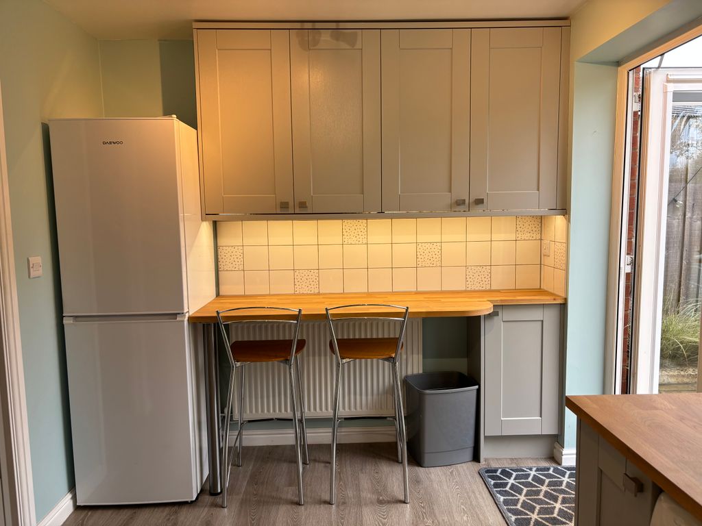Property photo 3 of 8 Image00016