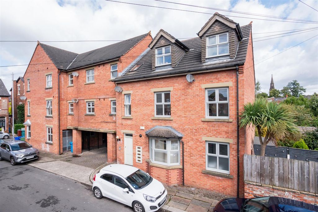Property photo 1 of 14 Davenfield.Jpg