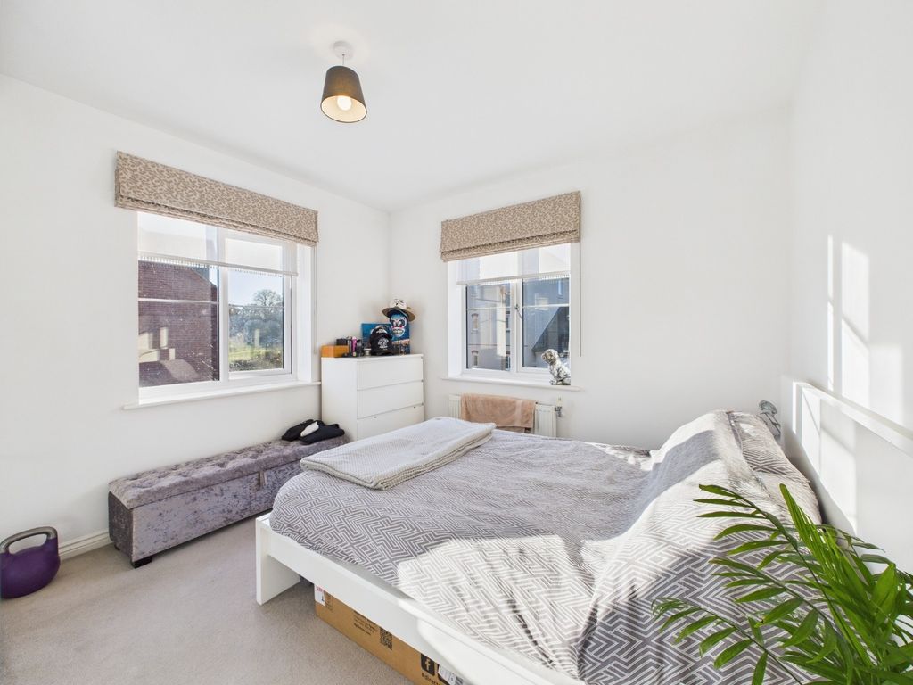 Property photo 1 of 8 4673621