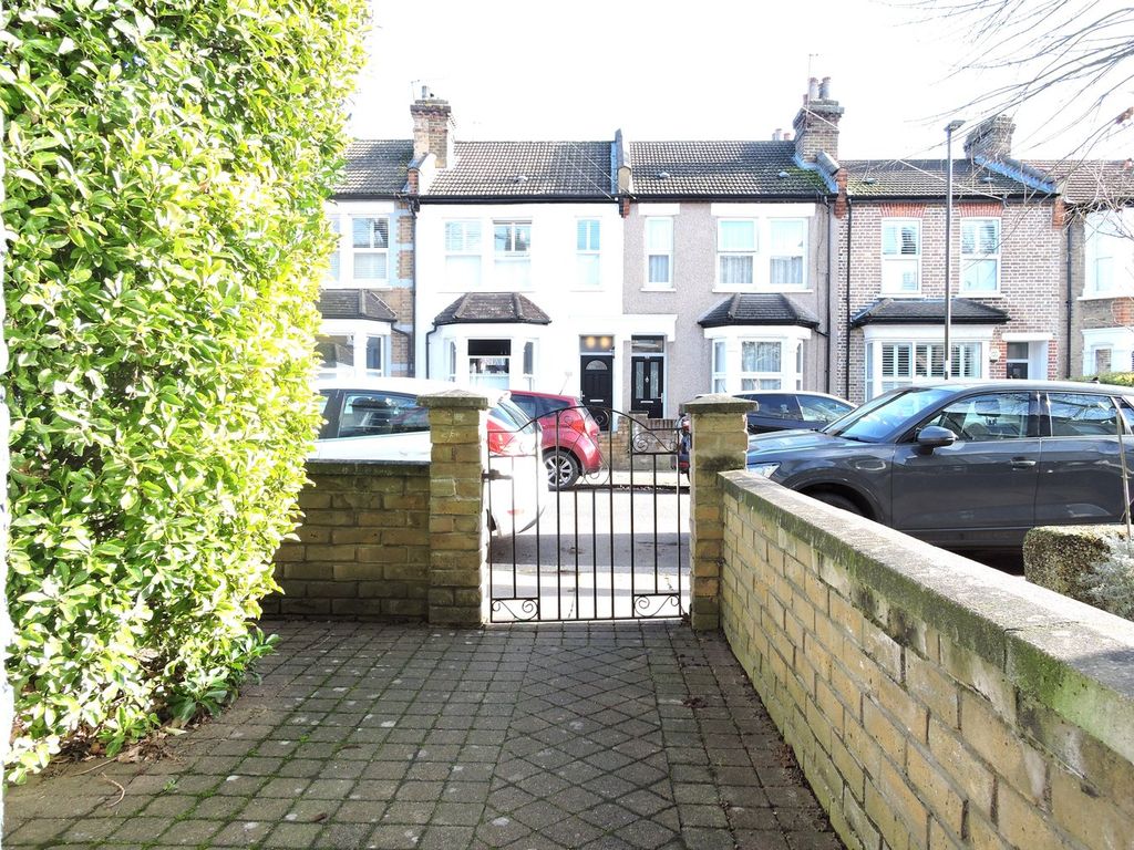 Property photo 2 of 24