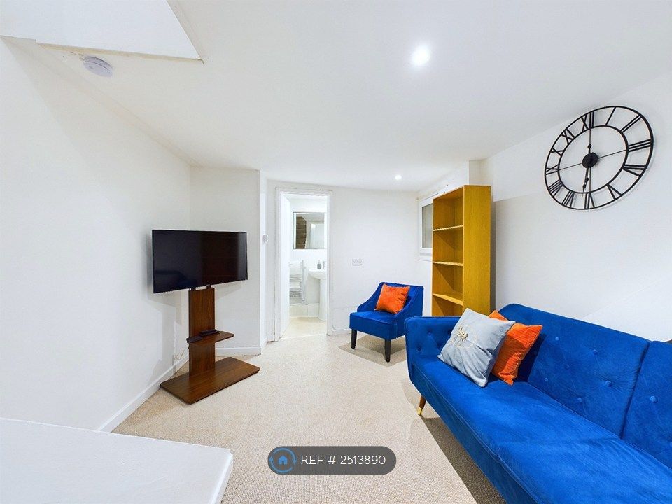 Property photo 1 of 35