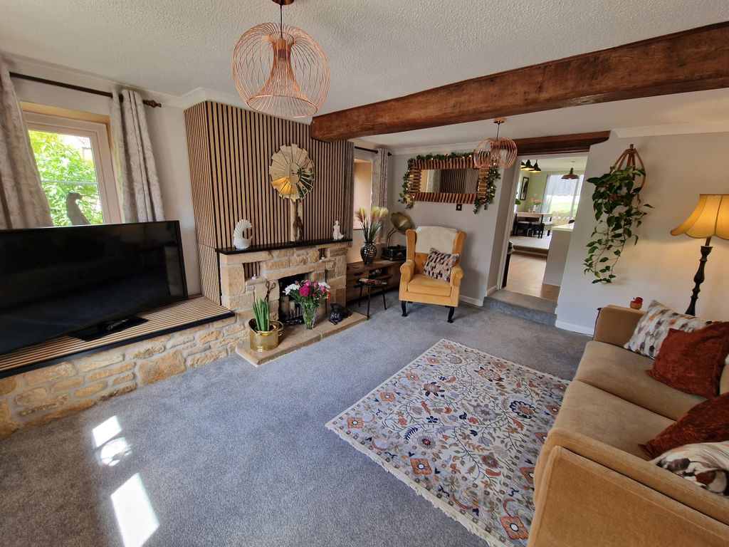 Property photo 3 of 27 Sitting Room