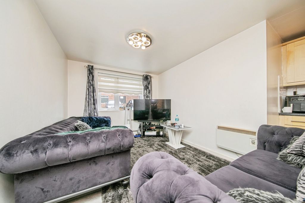 Property photo 2 of 12 Photo