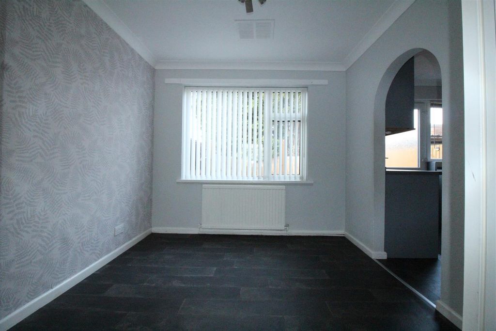 Property photo 3 of 11 Img_2163.Jpg