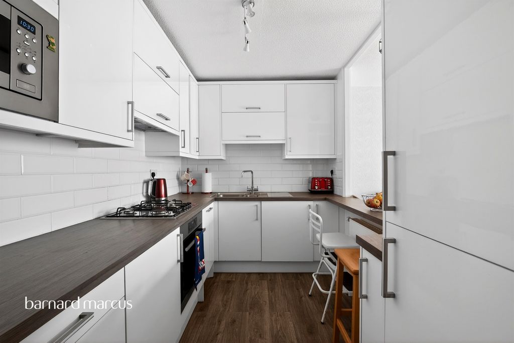 Property photo 3 of 12