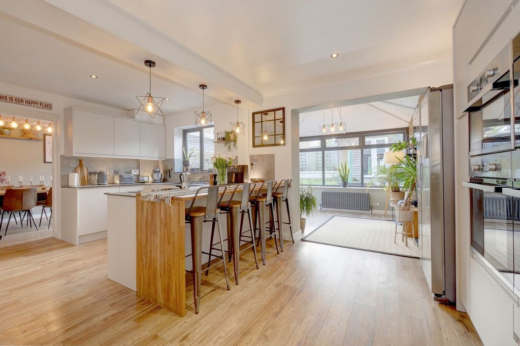 Property photo 1 of 38