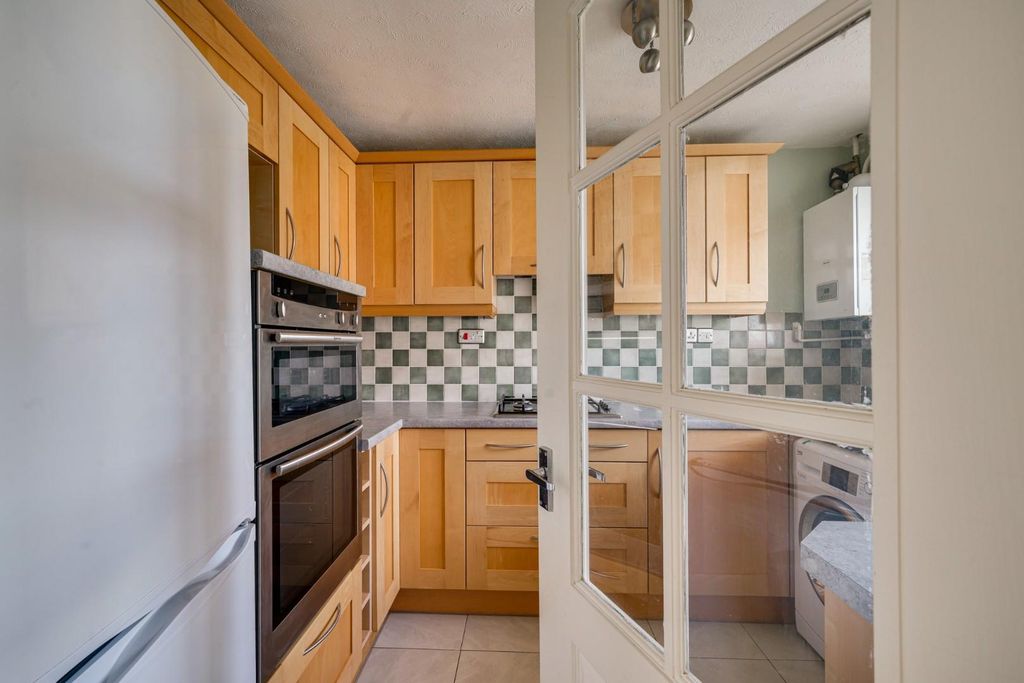 Property photo 3 of 18