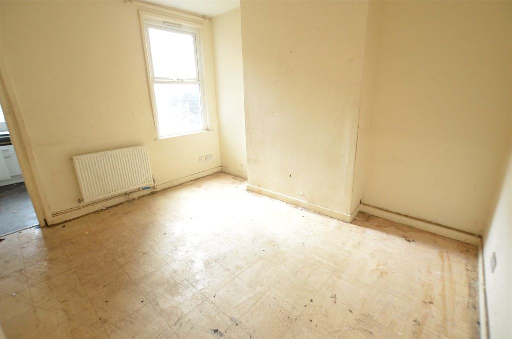 Property photo 3 of 7 Picture No. 09