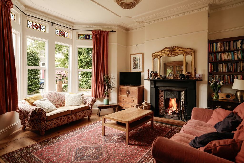 Property photo 2 of 26 Sitting Room