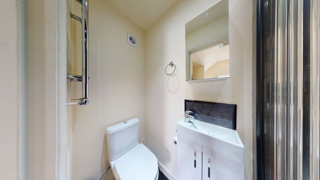 Property photo 3 of 8 Bathroom