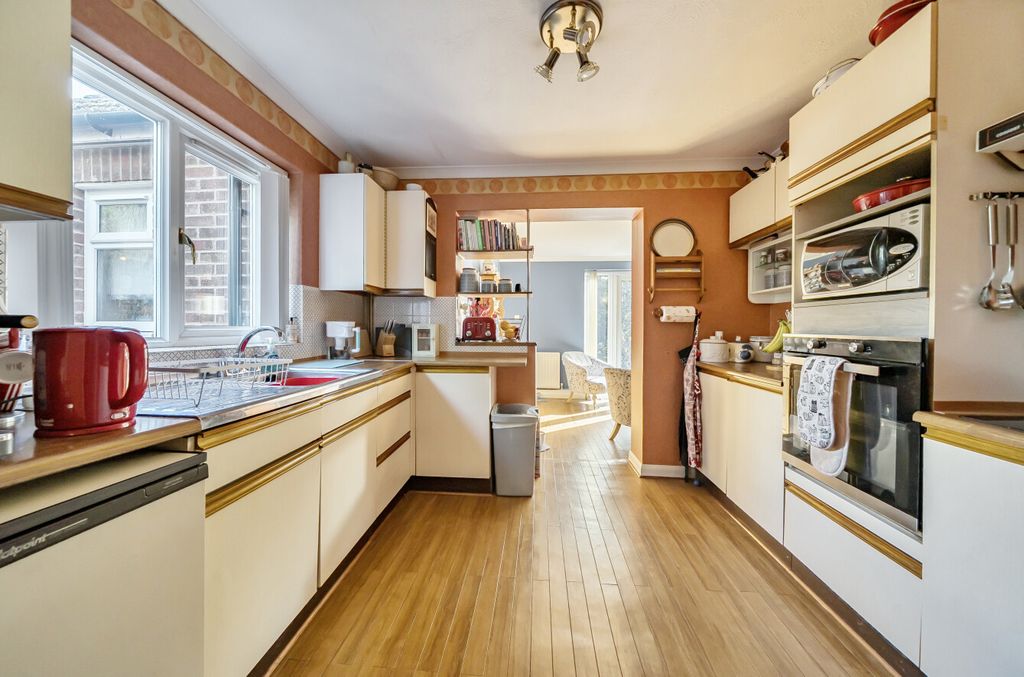 Property photo 2 of 21 1371287-13-68F8cc...