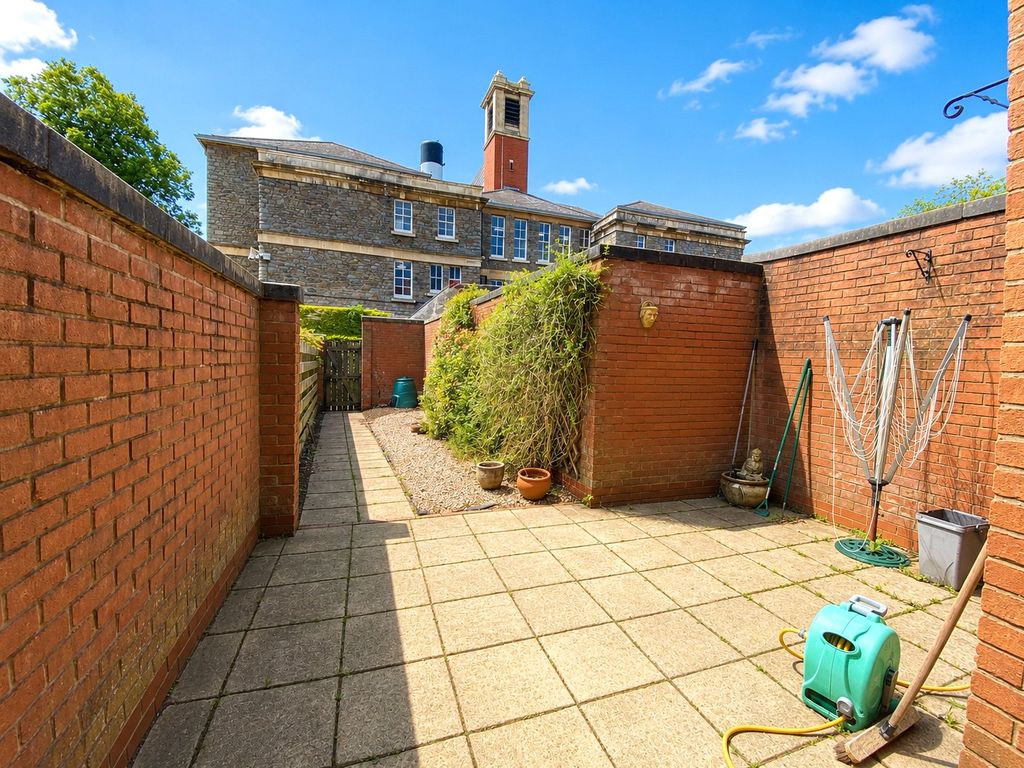Property photo 2 of 18 Picture No. 23