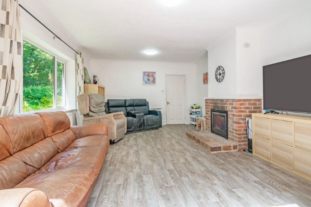 Property photo 3 of 18 Sitting Room