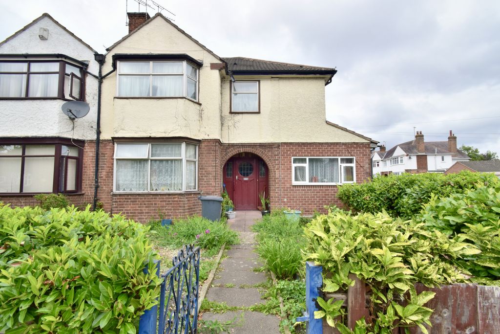 Property photo 1 of 11 Hinckley Road, Western Park, Leicester, Leicestershire, Le3 0Tj