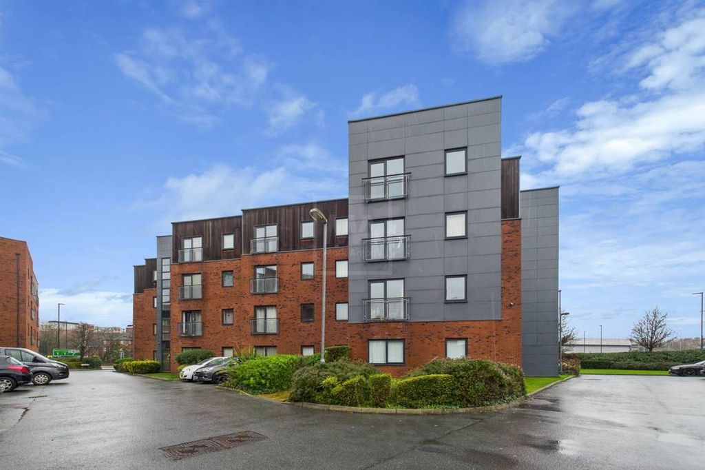 Property photo 1 of 6 External