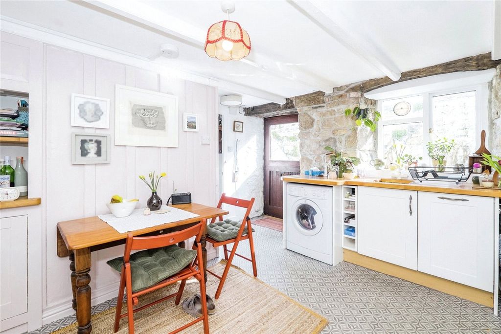 Property photo 3 of 12 Kitchen Diner