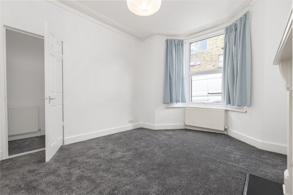 Property photo 3 of 15 Thorpedale Road 8...