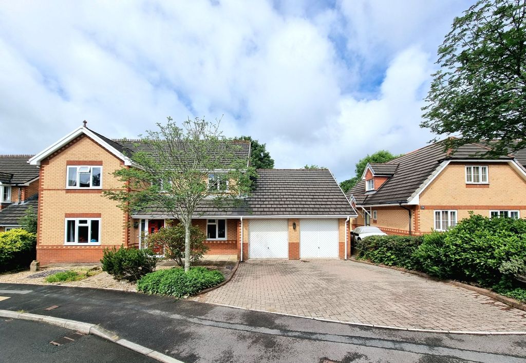 Property photo 1 of 53