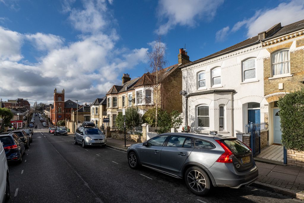 Property photo 2 of 12