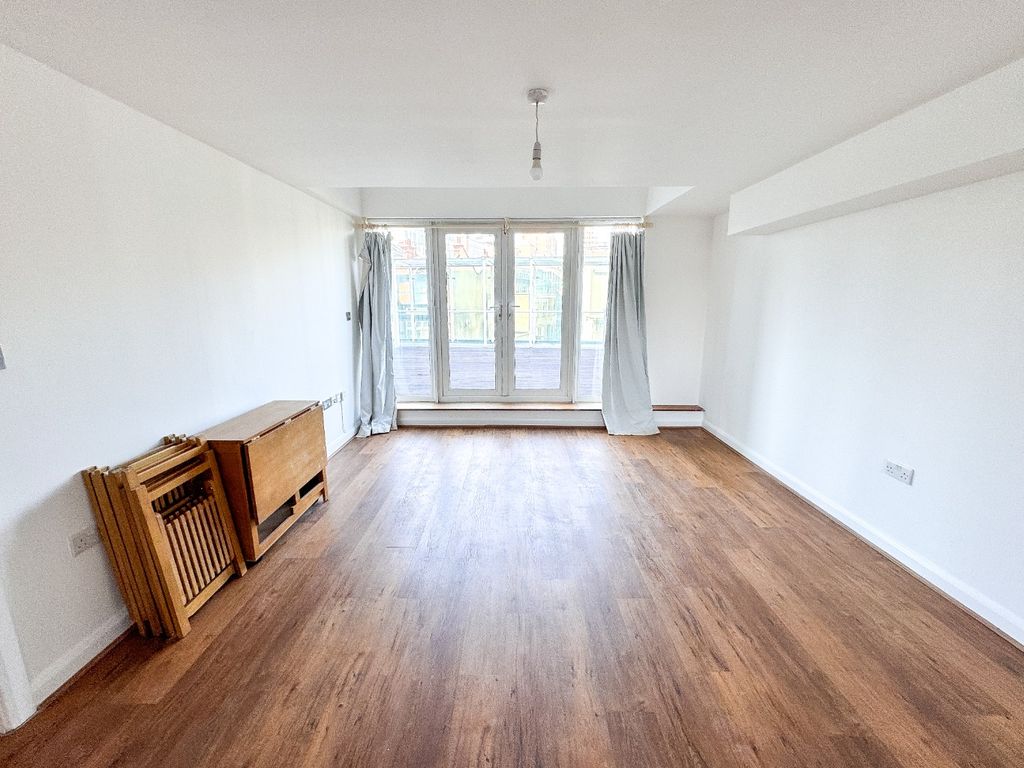 Property photo 2 of 14 4314781