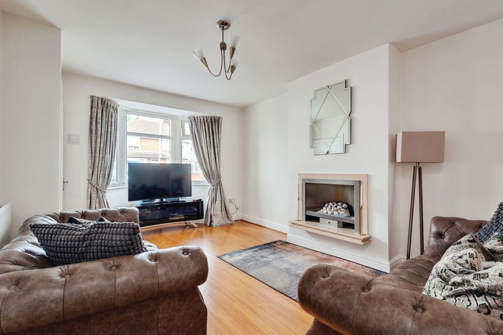 Property photo 3 of 16 Pbox-Img.Jpg