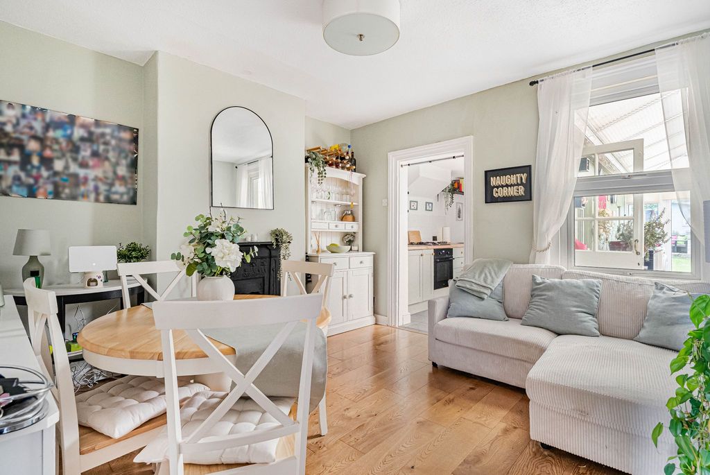 Property photo 3 of 15 Photograph 13