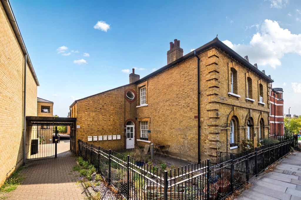 Property photo 1 of 15 1