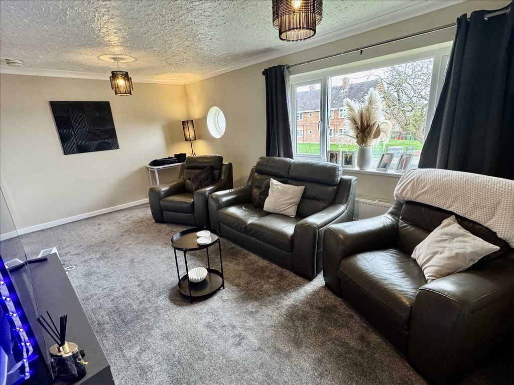 Property photo 2 of 8 Living Room