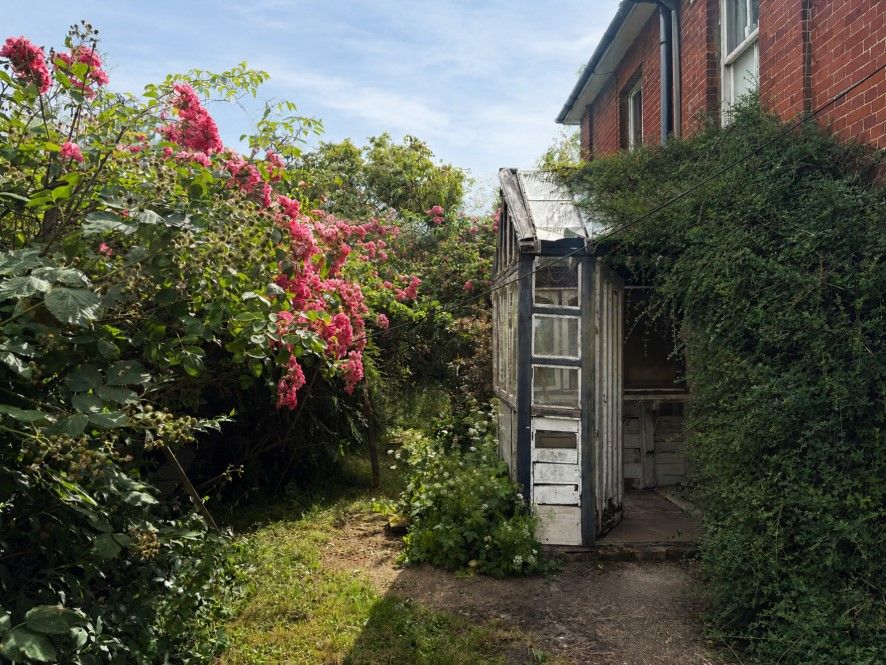 Property photo 2 of 34