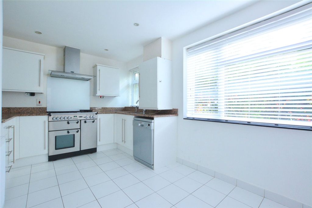 Property photo 2 of 17 Picture No. 05