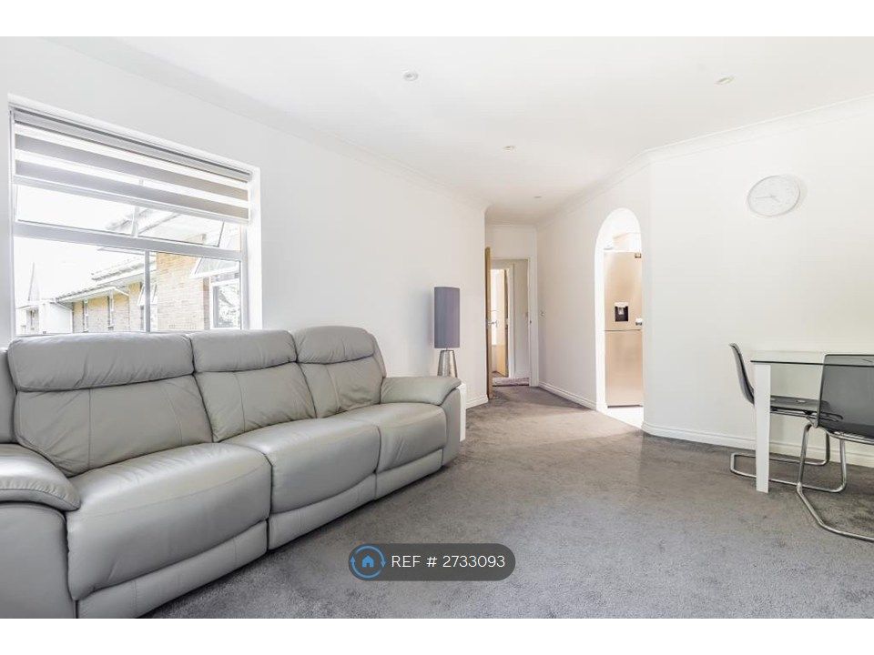 Property photo 3 of 11 Living Room