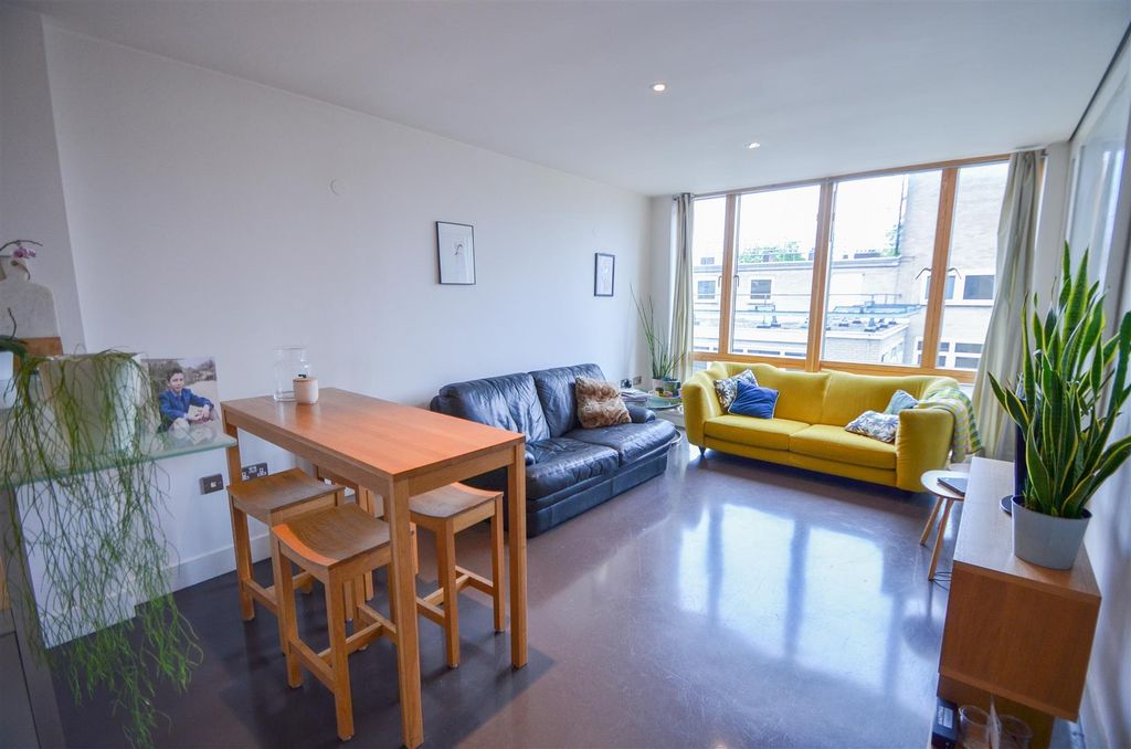 Property photo 2 of 9 Drysdale Street