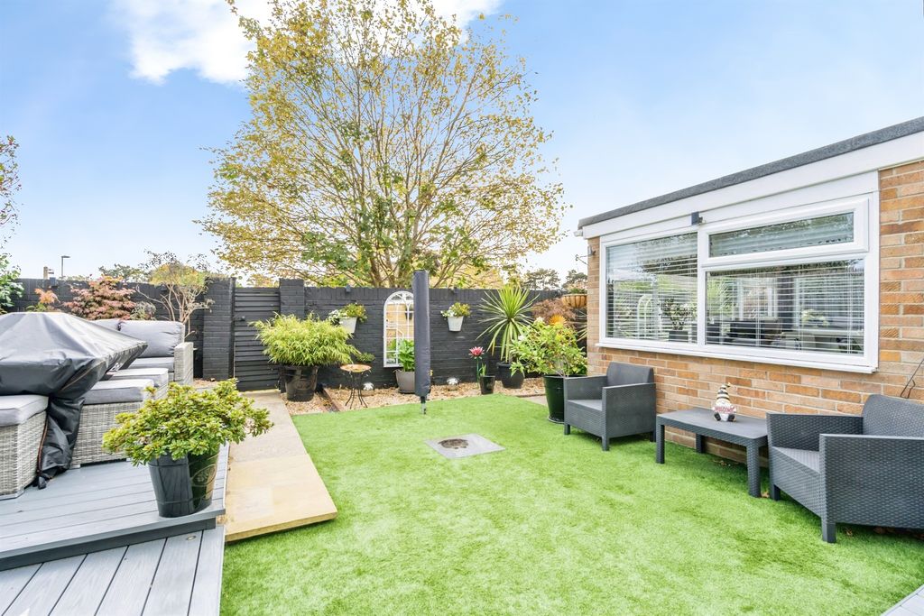 Property photo 3 of 12