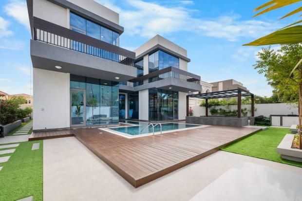 Property photo 1 of 10