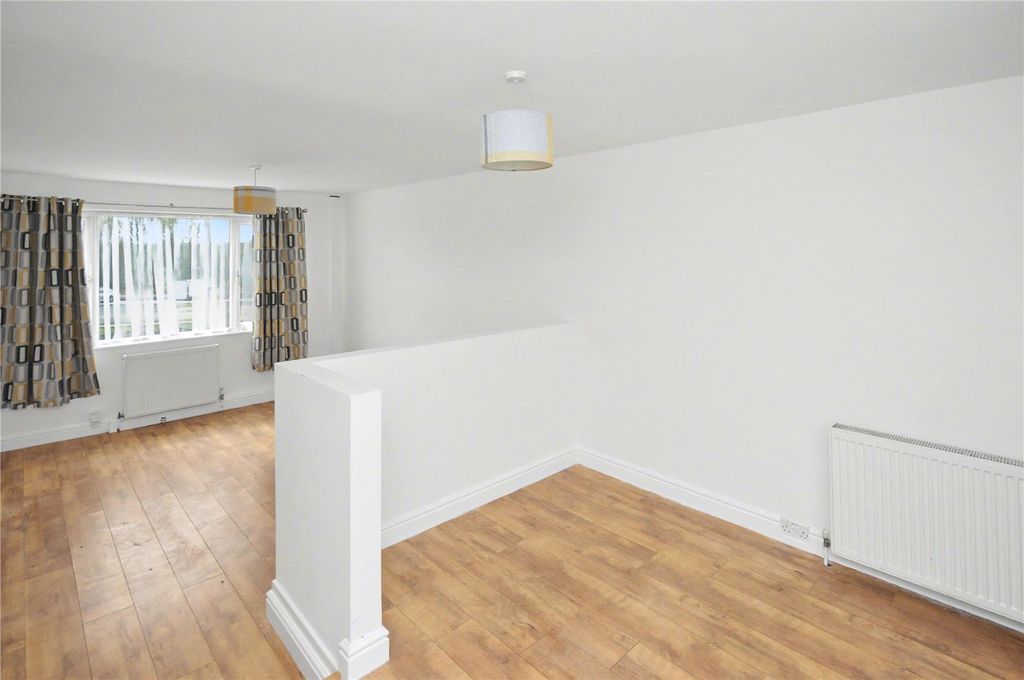 Property photo 3 of 11 Picture 3