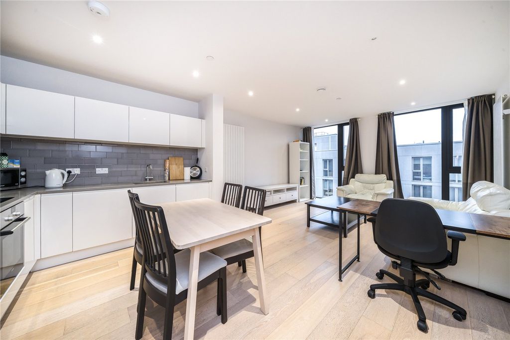 Property photo 1 of 6 Open Plan Kitchen