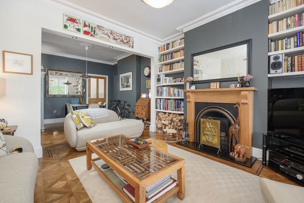 Property photo 3 of 17