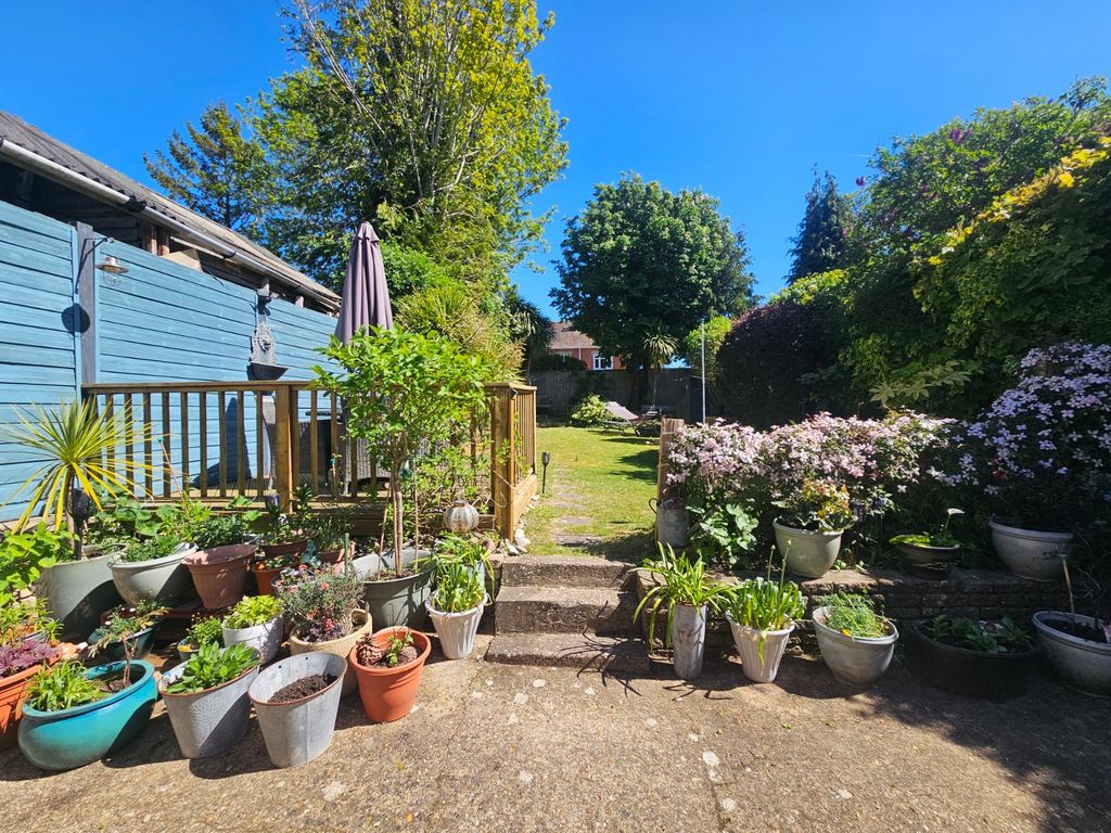 Property photo 2 of 14 Picture No. 21
