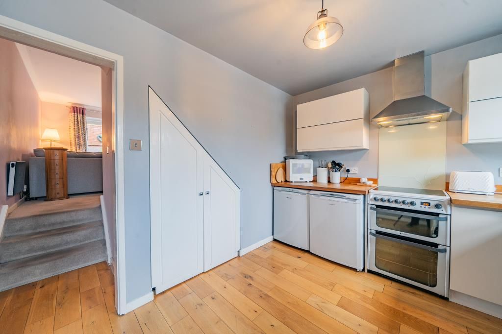 Property photo 3 of 19 Kitchen